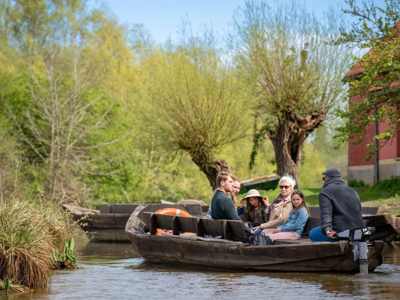 Bezoek de Marais Audomarois per boot