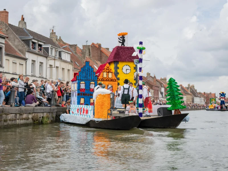 Der Bacôve im Herzen der nautischen Parade von Saint-Omer